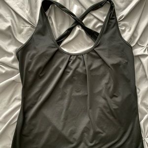 Black workout tank top